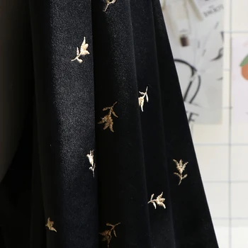 Černé zlato samet tkaniny, výšivky korejské sametové oblek šaty cheongsam podvazky oblečení tkaniny, ubrus na pozadí tkaniny